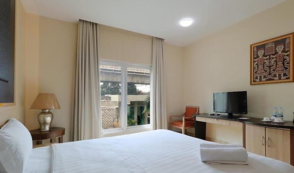 Mutiara Suites Джакарта Екстериор снимка