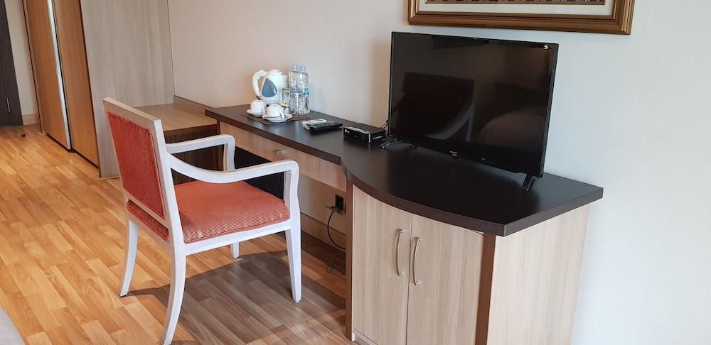 Mutiara Suites Джакарта Екстериор снимка