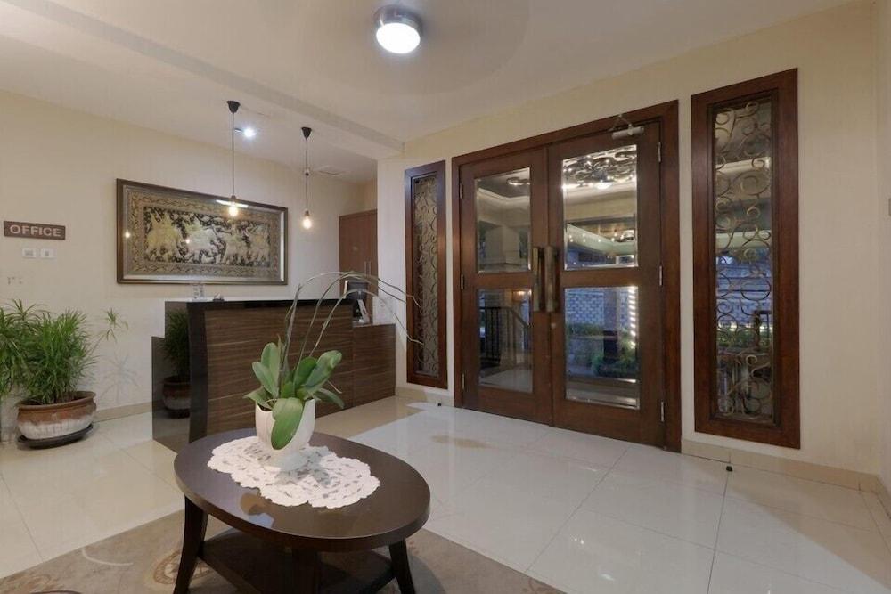 Mutiara Suites Джакарта Екстериор снимка