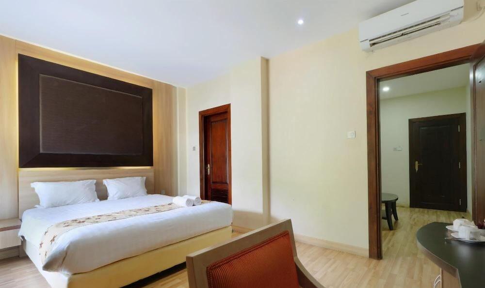 Mutiara Suites Джакарта Екстериор снимка