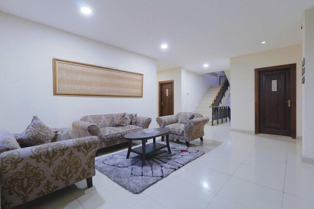 Mutiara Suites Джакарта Екстериор снимка