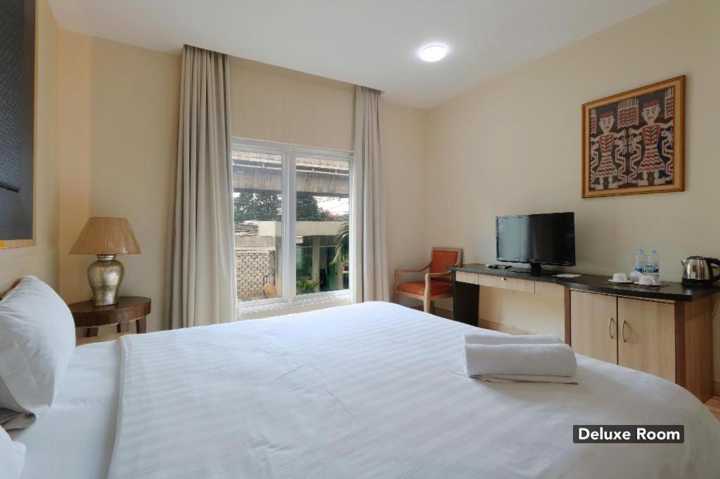 Mutiara Suites Джакарта Екстериор снимка