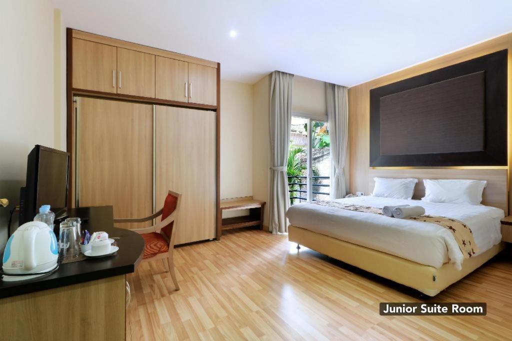 Mutiara Suites Джакарта Екстериор снимка